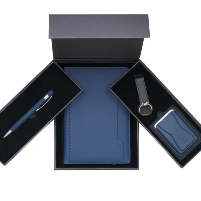 Комплект бележник А5, химикалка, картодържач и USB 